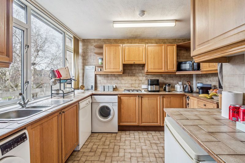 Property photo 2 of 18 Kitchen