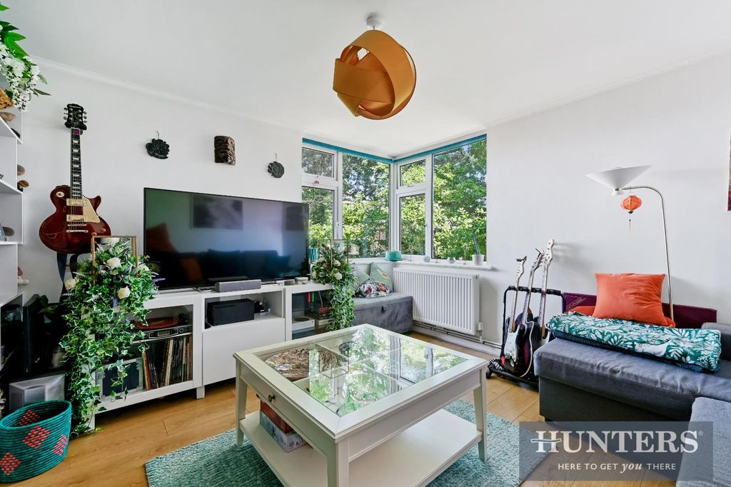 Property photo 1 of 12 St Andrews Close, -5.Jpg