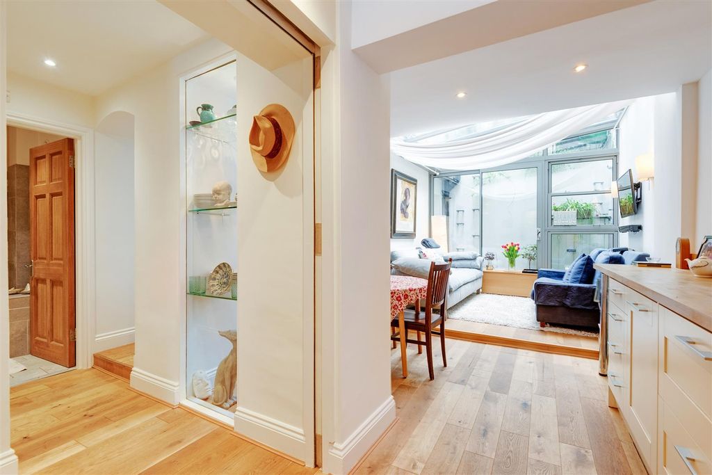 Property photo 3 of 16 46950_Hi-Res(10).Jpg