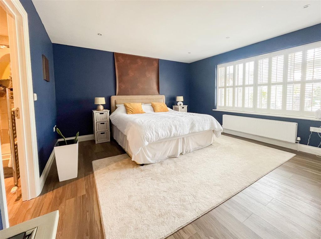 Additional image 8 of 5 bed detached house for saleThorntree Close, Heathfield TN21