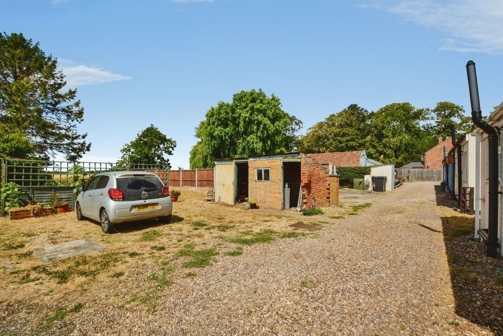 Property photo 2 of 20