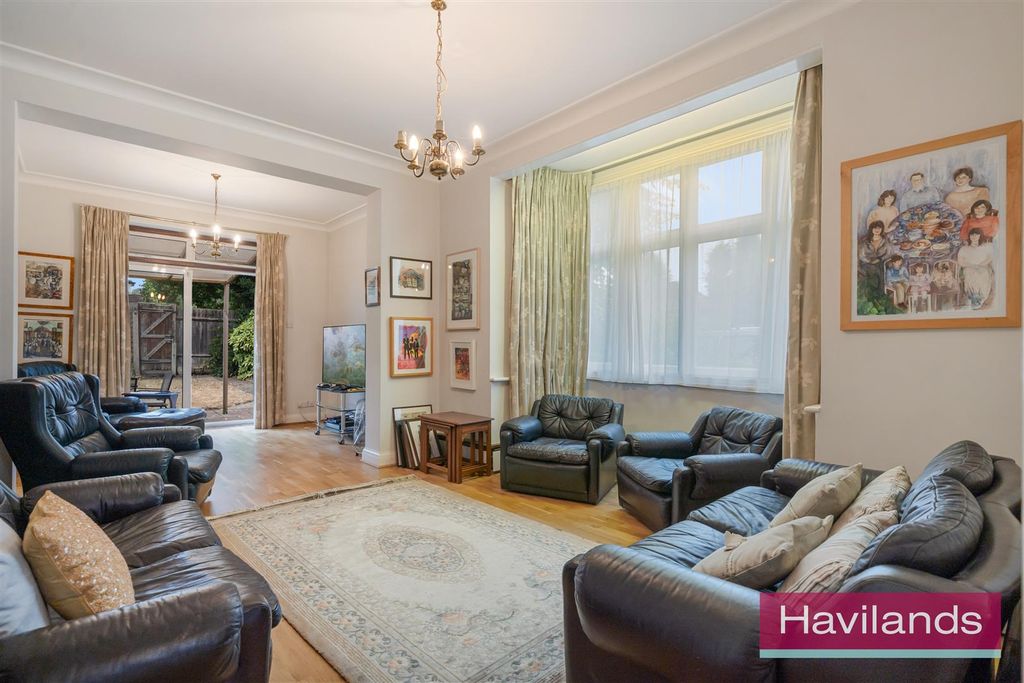 Property photo 2 of 22 Green Lanes-18.Jpg