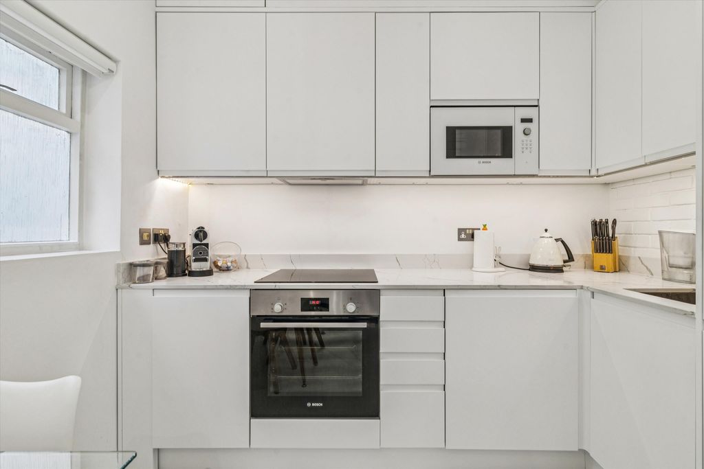 Property photo 2 of 16 Image