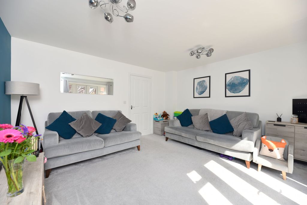 Property photo 3 of 23