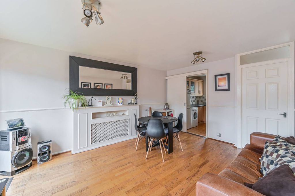 Property photo 2 of 10