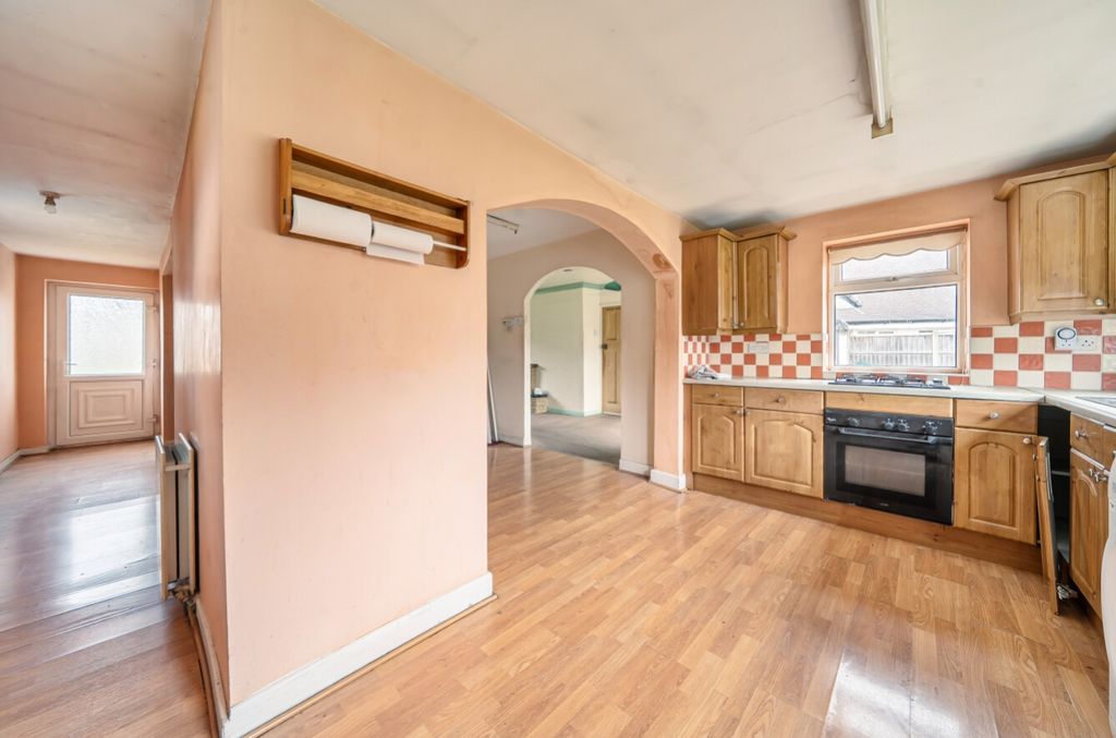 Property photo 2 of 21 1425946-15-69B031Bca1B64