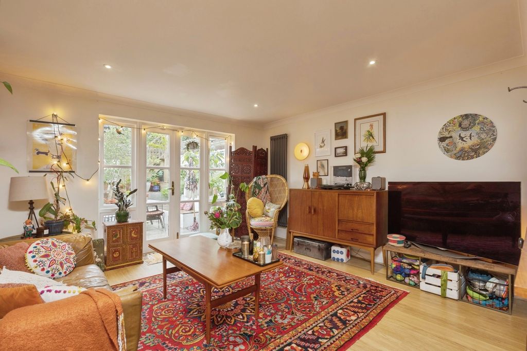 Property photo 2 of 20 Pbox-Img.Jpg
