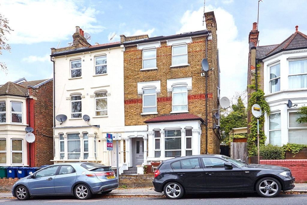 Property photo 1 of 5 Flat 4, 19 Dollis - 1