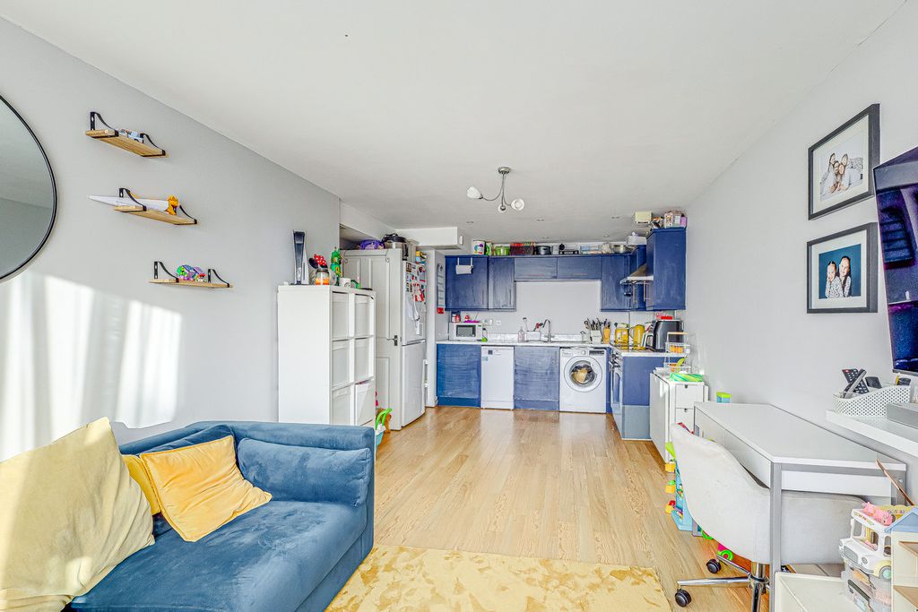 Property photo 3 of 12