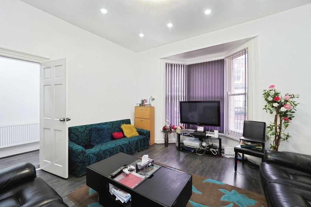 Property photo 3 of 18