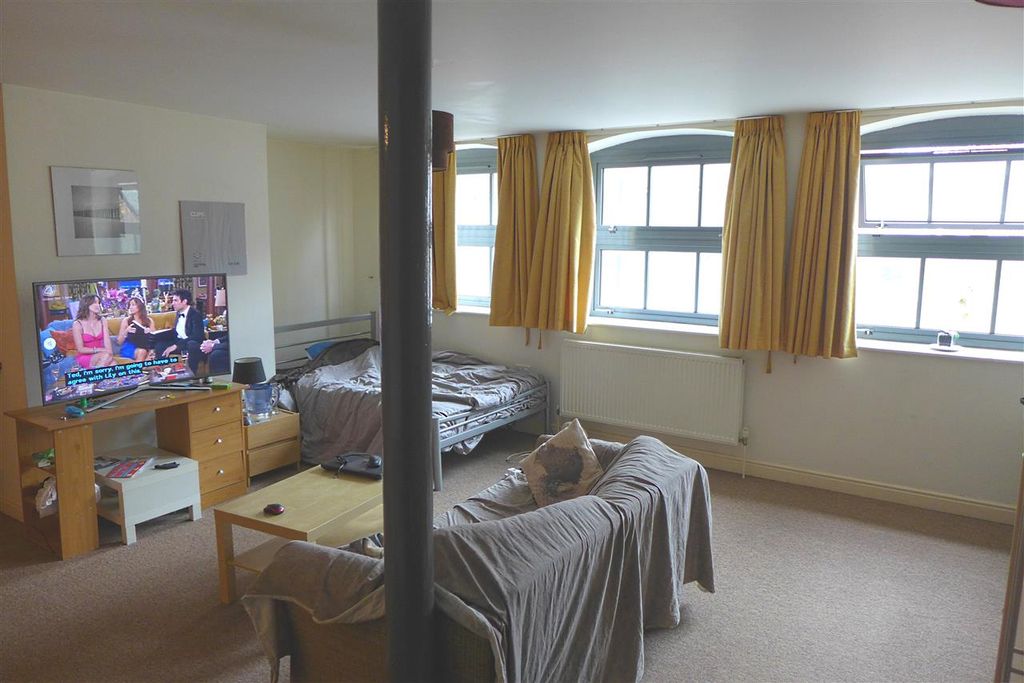 Property photo 3 of 8