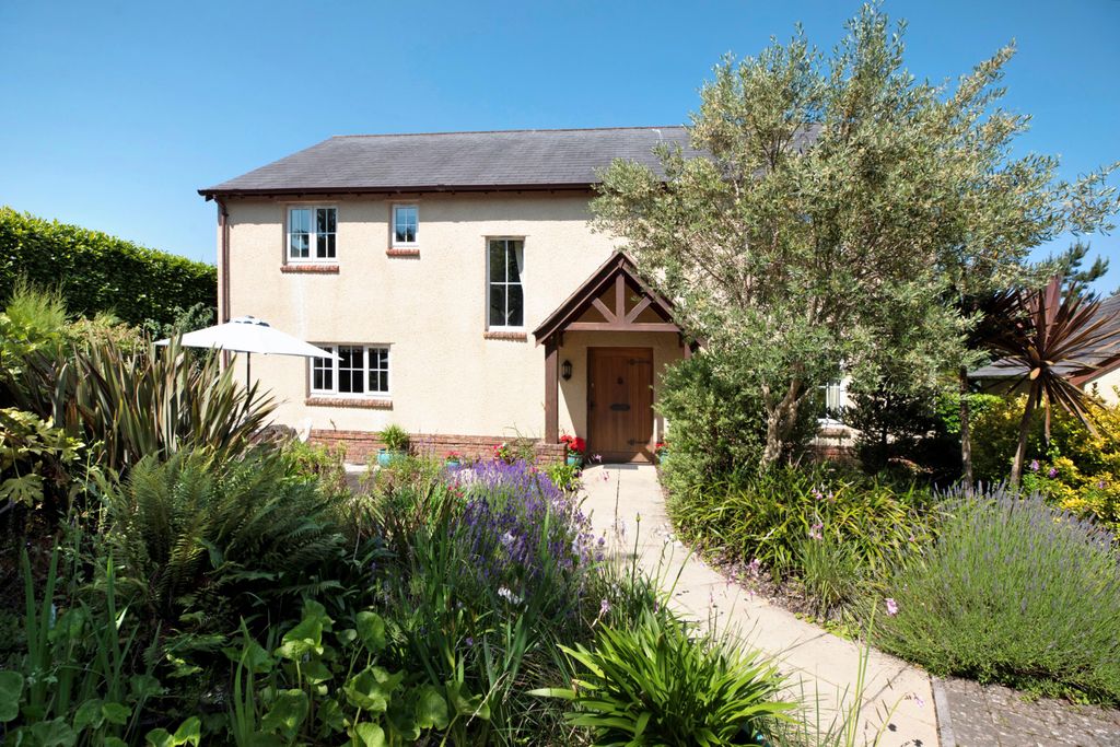 Property photo 3 of 20 Image