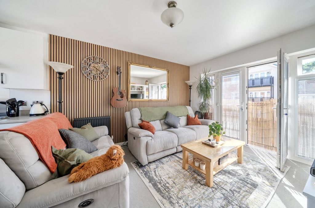 Property photo 2 of 12 1479053-1-6A2c38c...