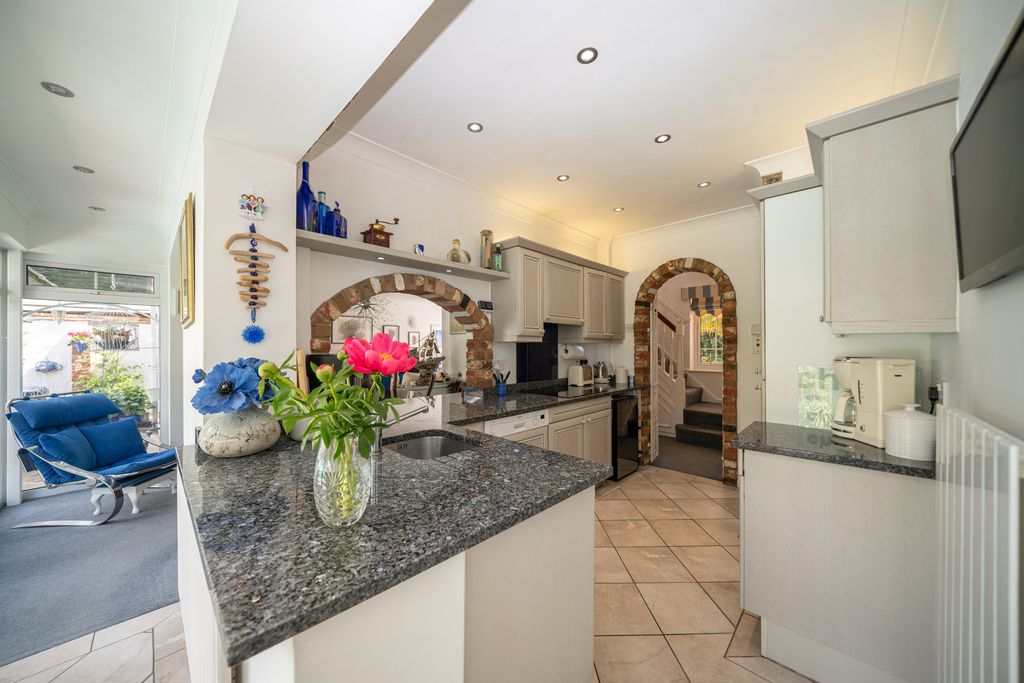 Property photo 3 of 25 97-Highfield-Lane-4969
