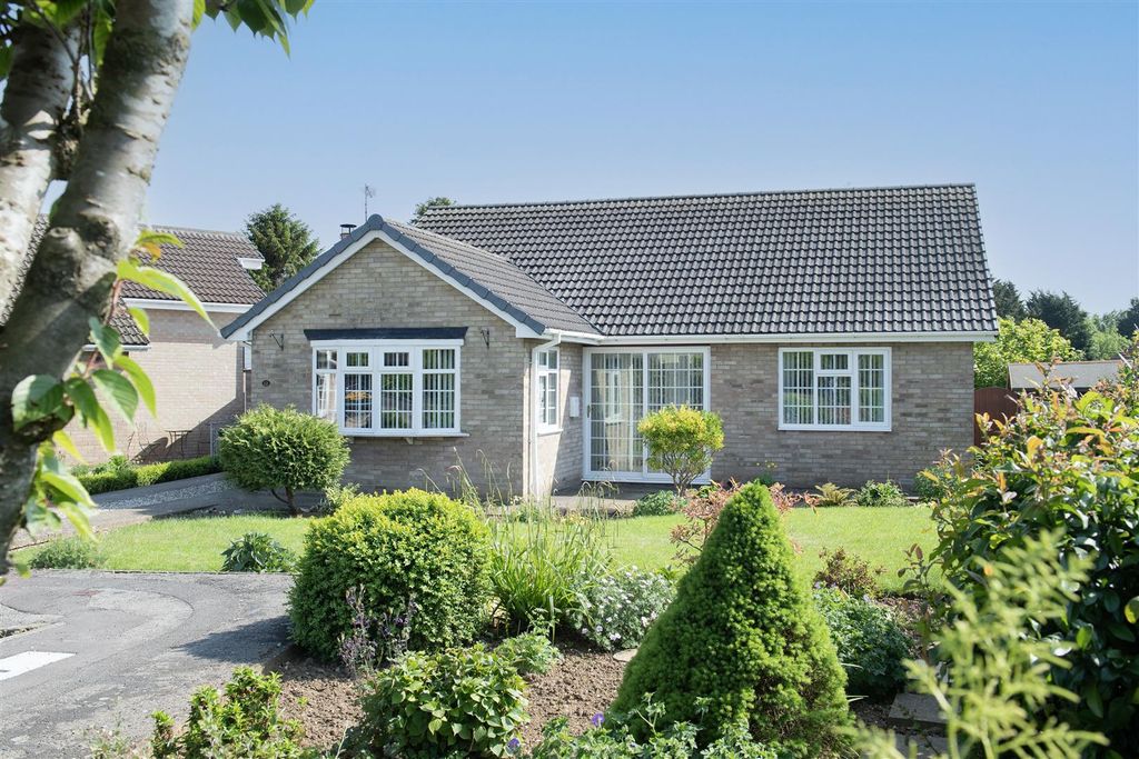 Property photo 1 of 24 Londesborough001.Jpeg