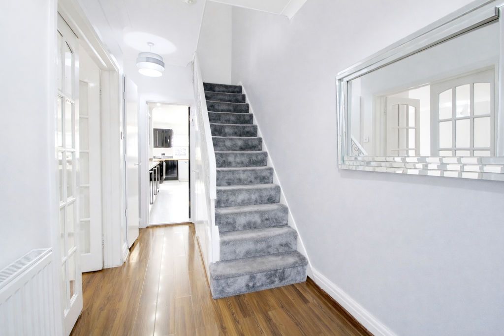 Property photo 2 of 18 Photo 3