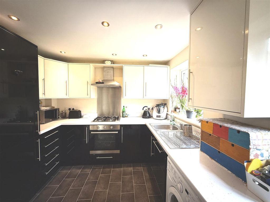 Property photo 3 of 12 Acorn 42.Jpg