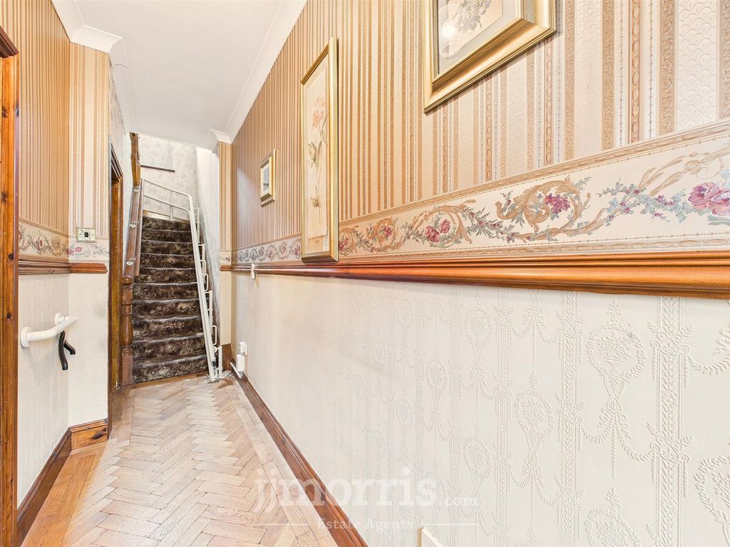 Property photo 2 of 27 Entrance