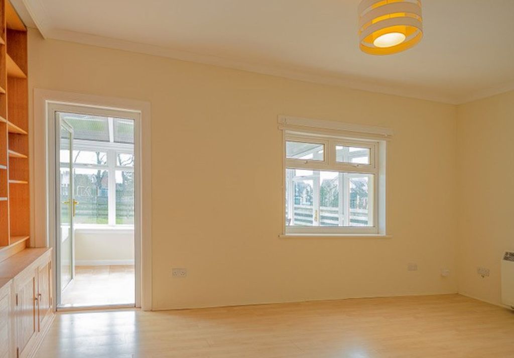 Property photo 3 of 14 4