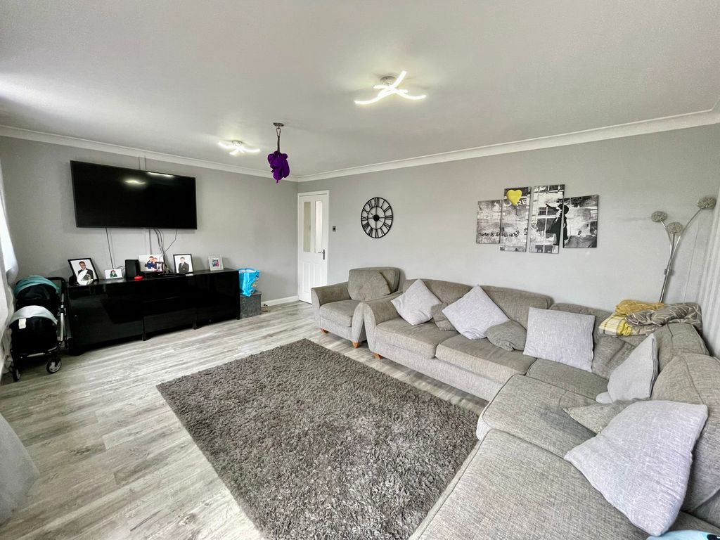 Property photo 3 of 20 Img_2856