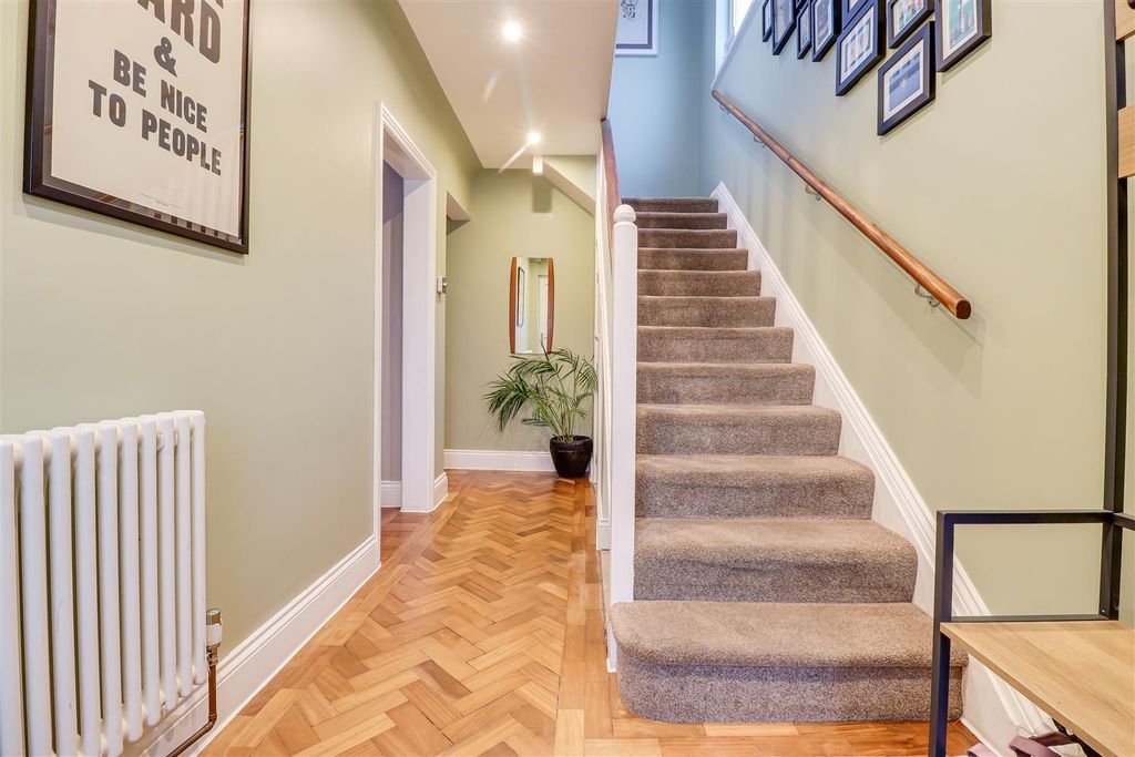 Property photo 3 of 21