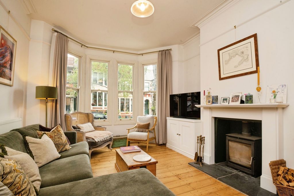 Property photo 2 of 25 Pbox-Img.Jpg