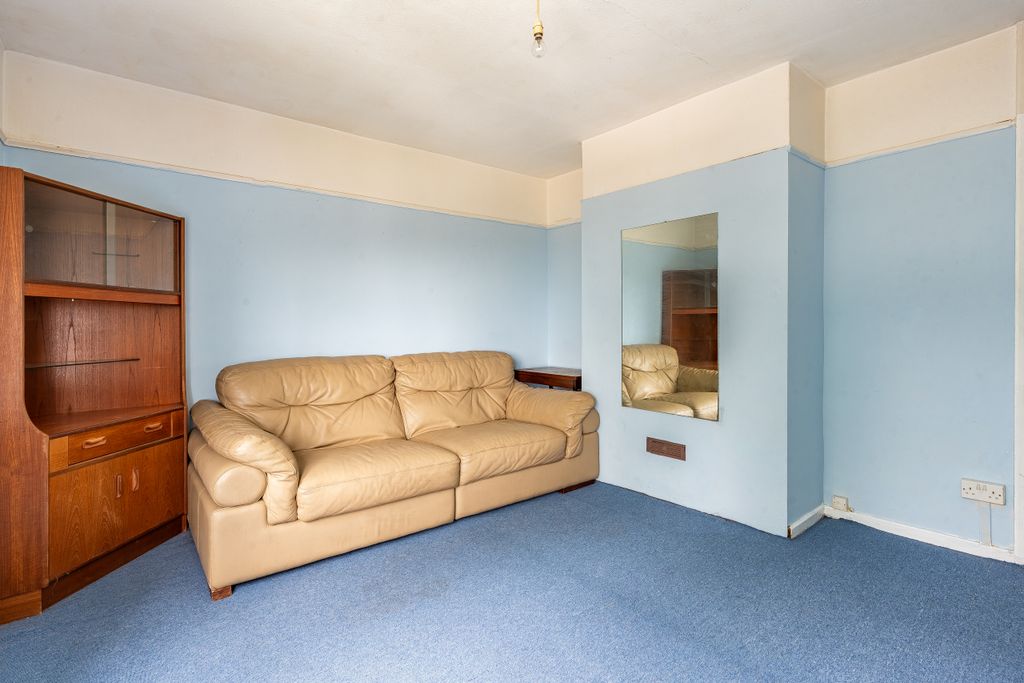 Property photo 3 of 14 Photo 2