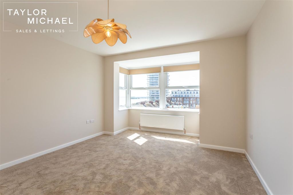Additional image 20 of 2 bed flat to rentThe Esplanade, Selden, Worthing BN11