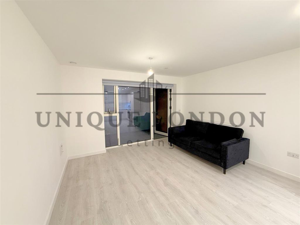 Property photo 2 of 6 398.Png