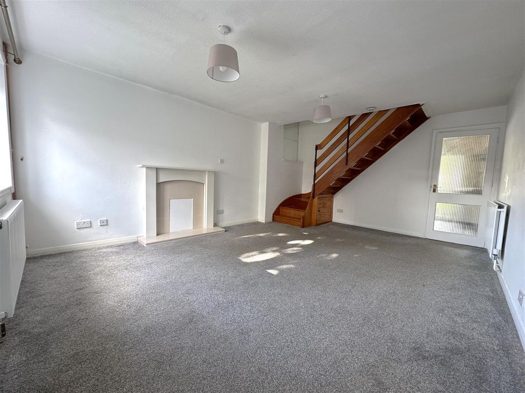 Property photo 3 of 10 Lounge 1.Jpg