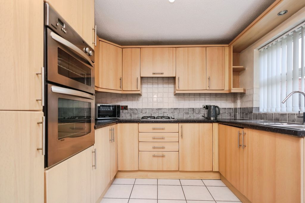 Property photo 2 of 19 Pbox-Img.Jpg