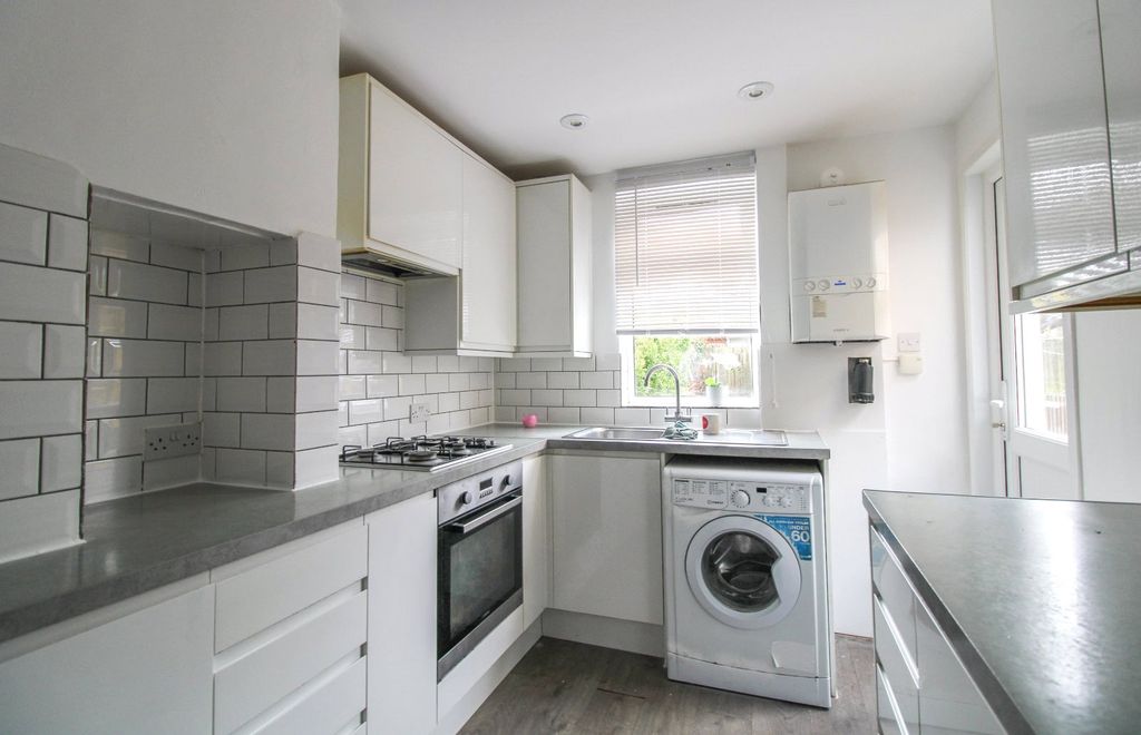 Property photo 2 of 10 Picture No. 27