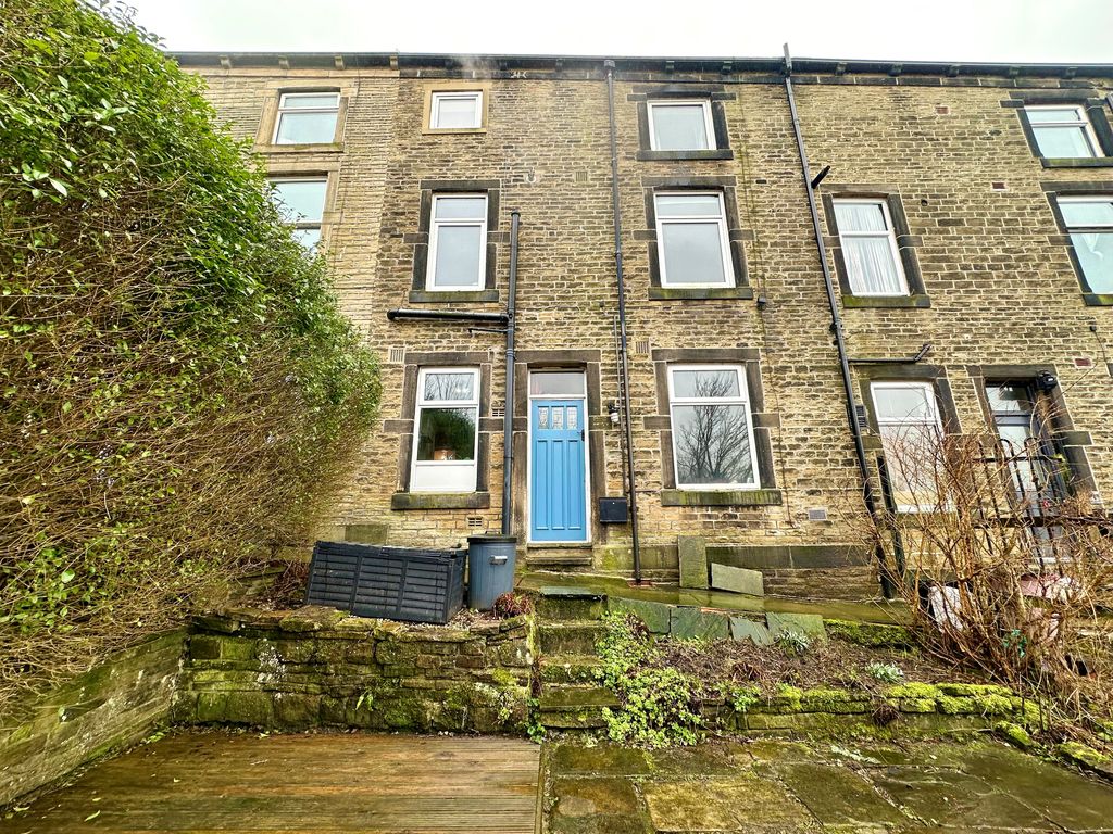 Property photo 2 of 20