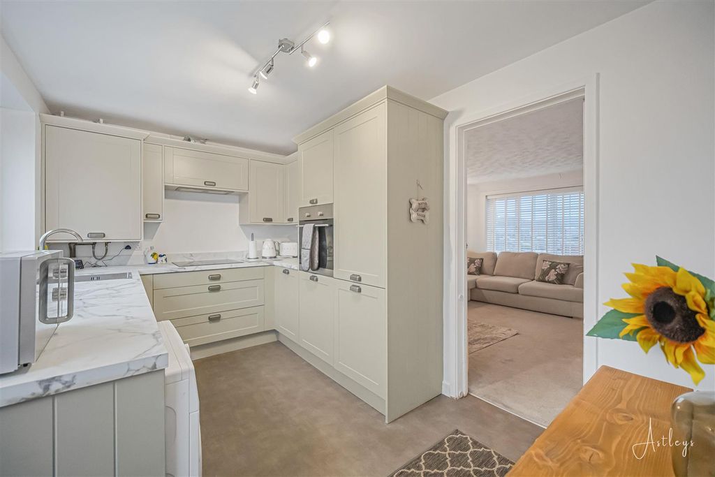 Property photo 3 of 16 Kitchen