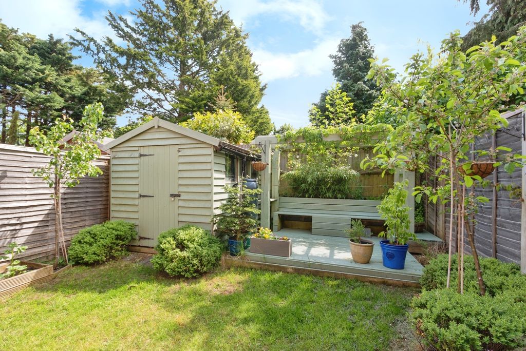 Property photo 2 of 17 Photo