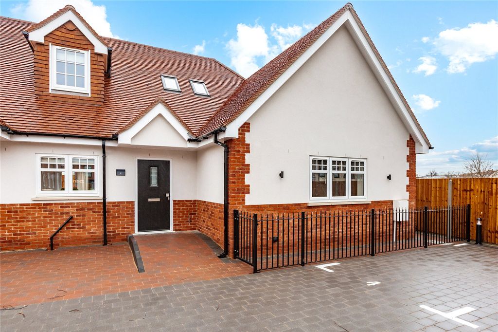 Property photo 1 of 14 Front