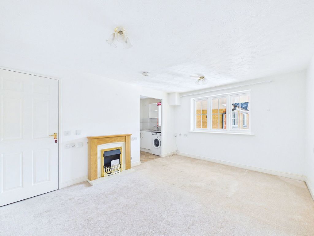 Property photo 3 of 12