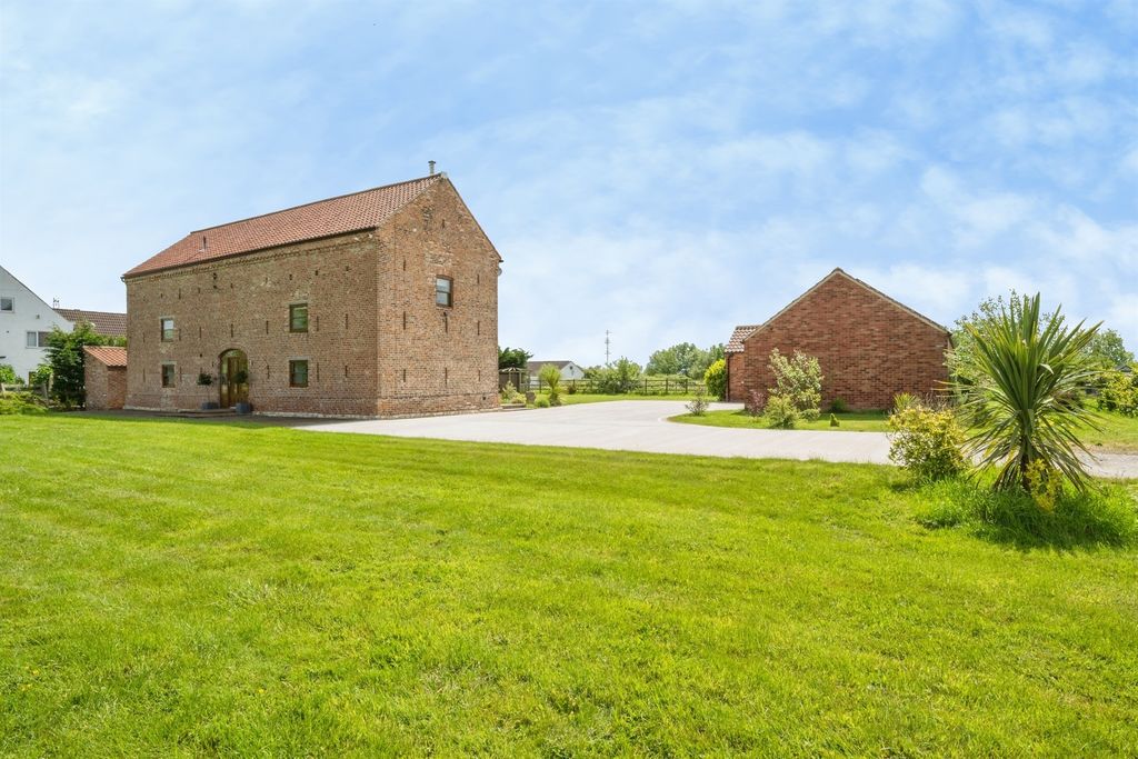 Property photo 1 of 22
