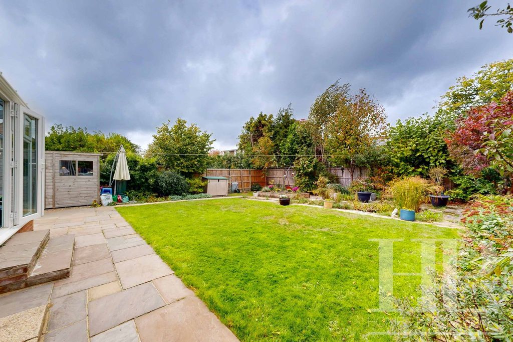 Property photo 2 of 30
