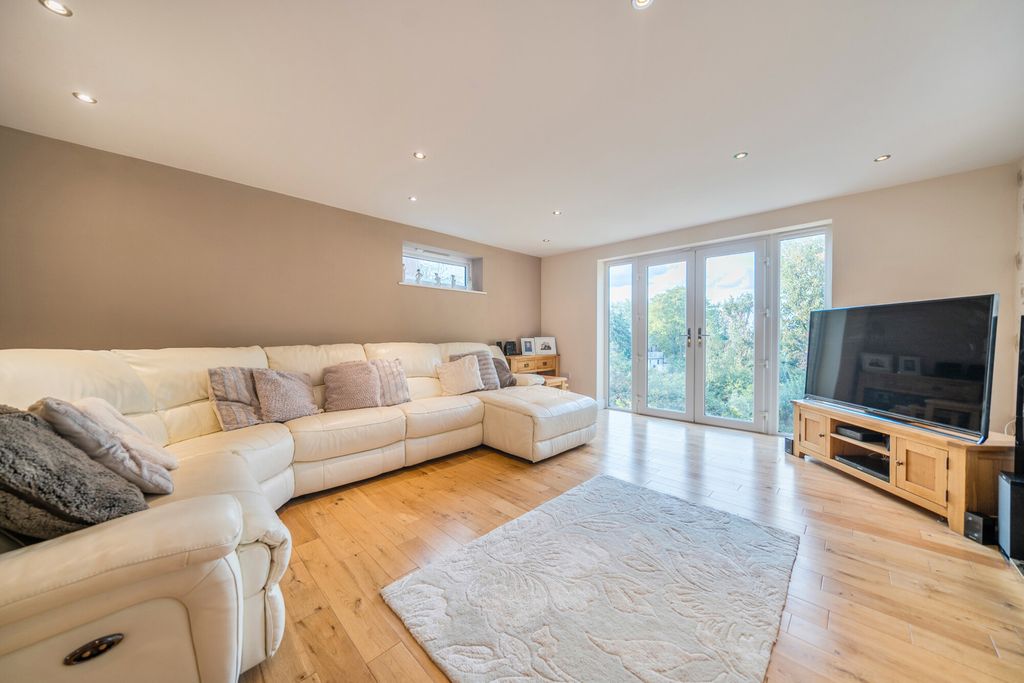 Property photo 2 of 42 Reception