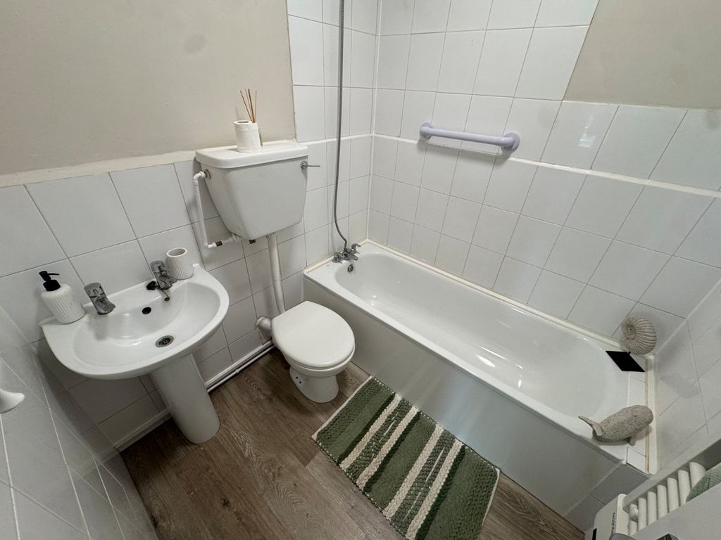 Property photo 3 of 4 Picture No. 06