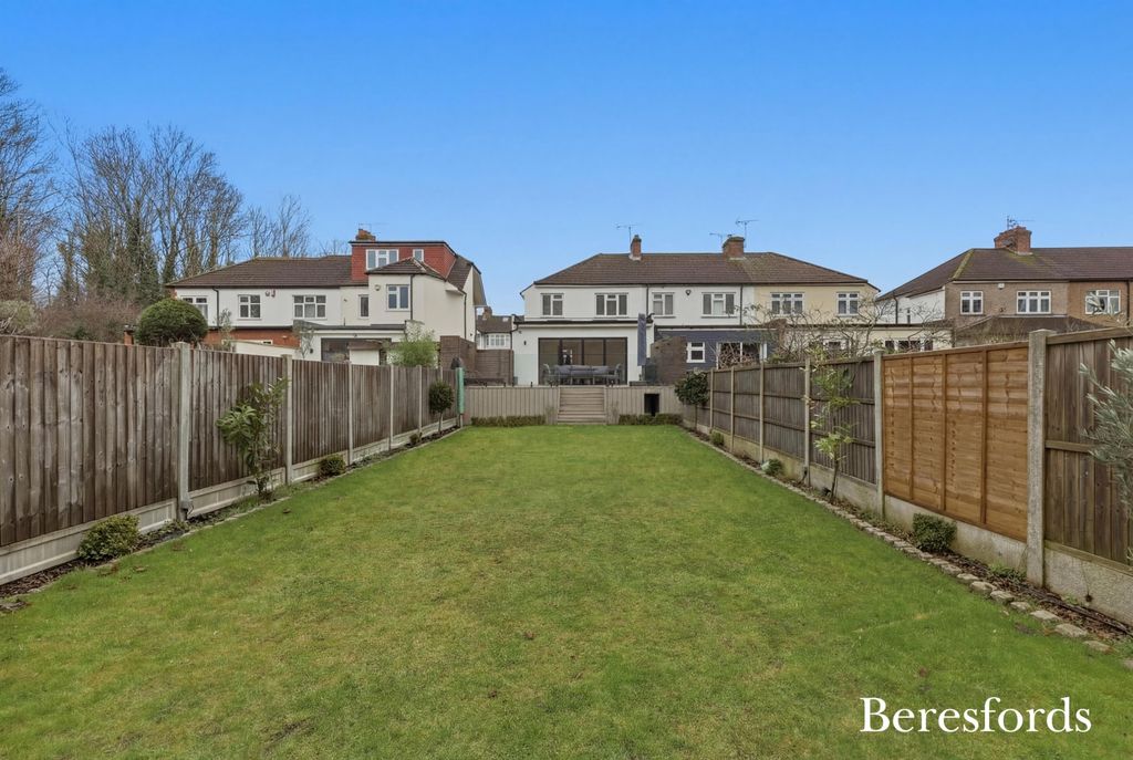 Property photo 2 of 32 Picture No. 31