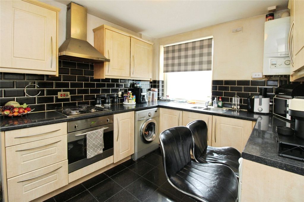 Property photo 3 of 11 Picture No. 01