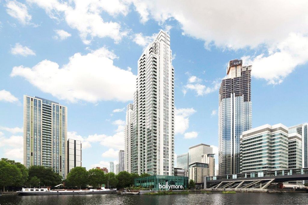 Property photo 3 of 11 External