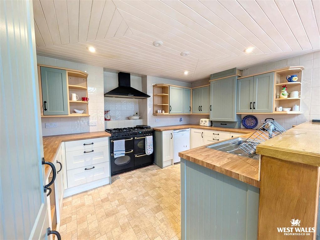 Property photo 3 of 26 1000148546.Jpg