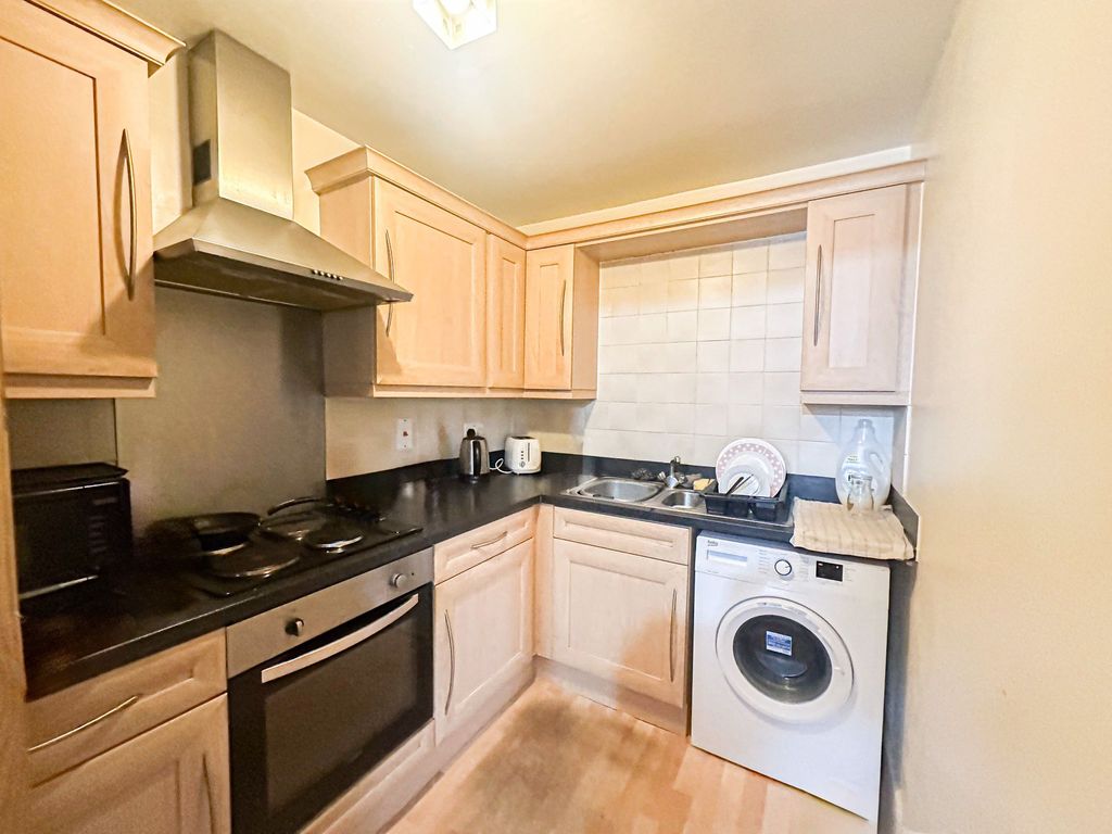 Property photo 2 of 8 Photo 7