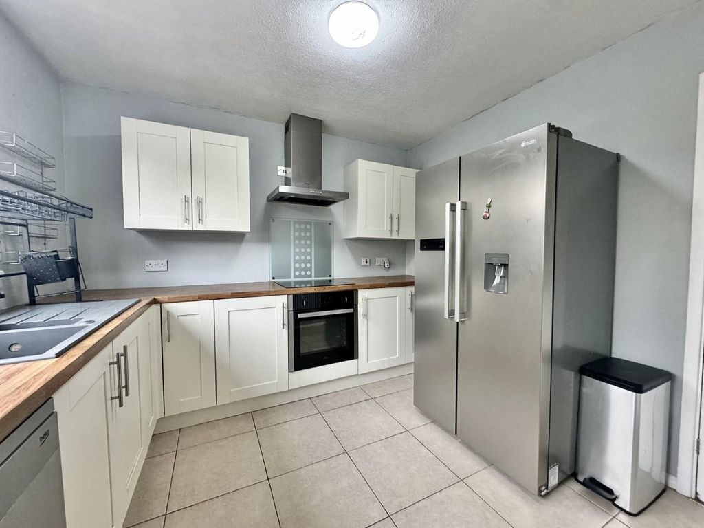 Property photo 3 of 11 5.Jpg