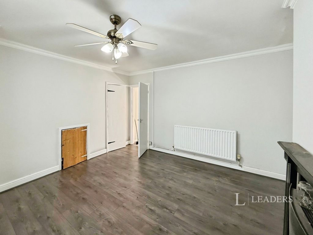 Property photo 3 of 17 Pbox-Img.Jpeg