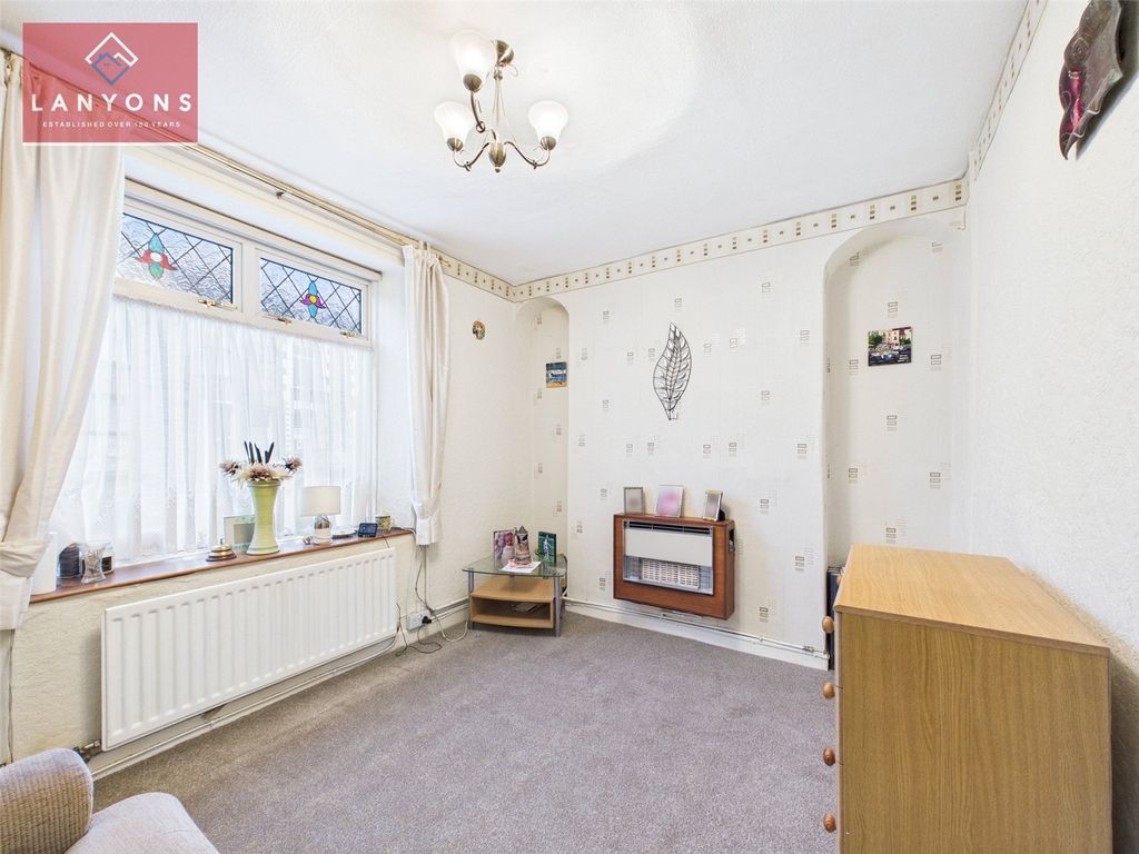 Property photo 2 of 12 Picture No. 02