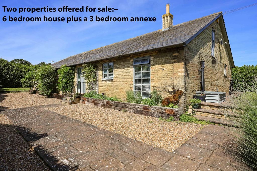 Property photo 1 of 36 Oak Barn